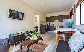 Modern Cozy Apartment Near Beach- 1 Bedroom
